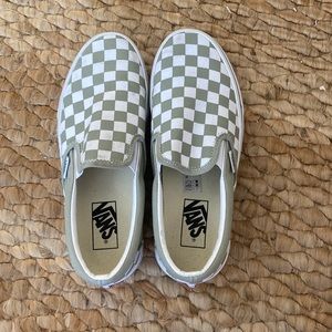 Lightly worn women’s 7.5 Van checkers